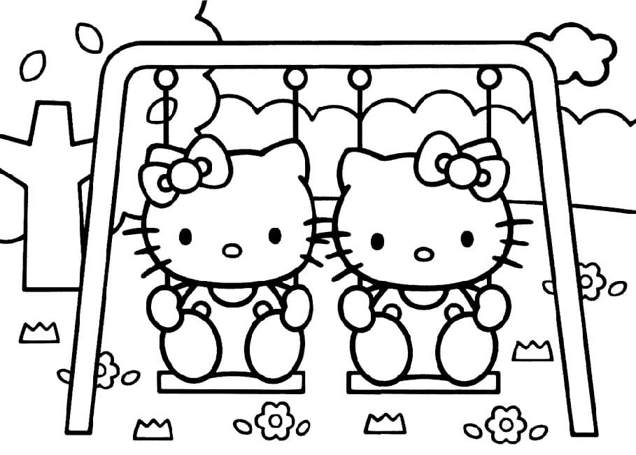 Bebé Hello Kitty juega en los Columpios