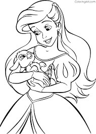 La princesa Ariel Sostiene un Conejito